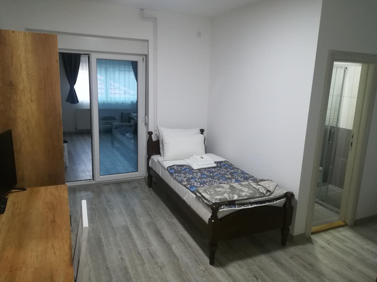 Karavan 123 Raška Exteriér fotografie