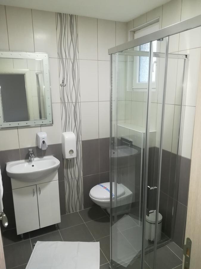 Karavan 123 Raška Exteriér fotografie