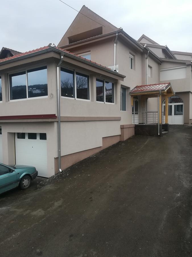 Karavan 123 Raška Exteriér fotografie