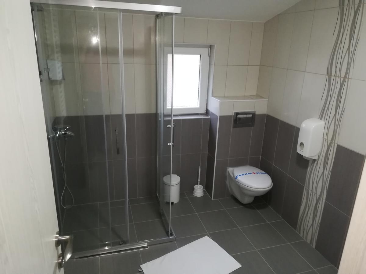 Karavan 123 Raška Exteriér fotografie