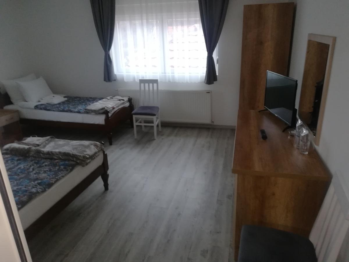 Karavan 123 Raška Exteriér fotografie