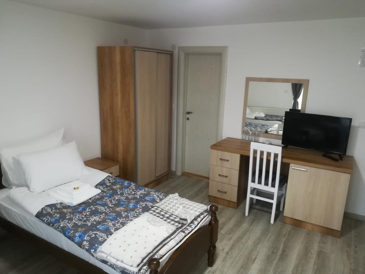 Karavan 123 Raška Exteriér fotografie